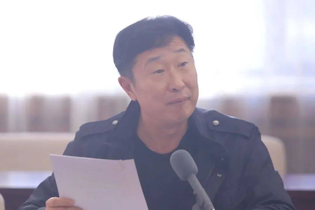 林永健在《人民日?qǐng)?bào)》撰文：某些頂流演員自帶“編劇團(tuán)隊(duì)”進(jìn)組<strong></p>
<p>宏鑫機(jī)械設(shè)備有限公司
</strong>，隨時(shí)準(zhǔn)備給劇本“動(dòng)手術(shù)”:宏鑫機(jī)械設(shè)備有限公司
