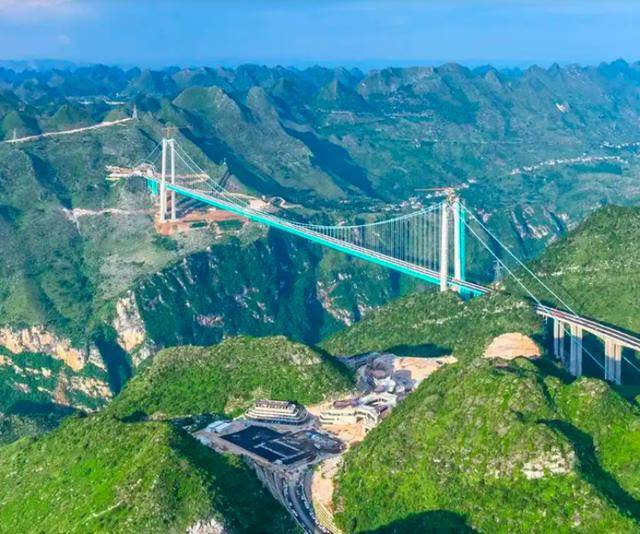 貴州“世界第一高橋”有繩蹦極2999元/次被指“蹦極刺客”<strong></p>
<p>宏鑫機械設(shè)備有限公司
</strong>，多方回應(yīng):宏鑫機械設(shè)備有限公司
