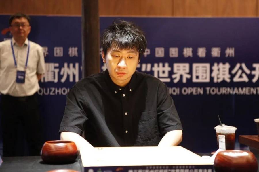 “抗申”成功首捧衢州爛柯杯冠軍<strong></p>
<p>宏鑫機械設(shè)備有限公司
</strong>，黨毅飛透露擒下申真谞的秘訣:宏鑫機械設(shè)備有限公司
