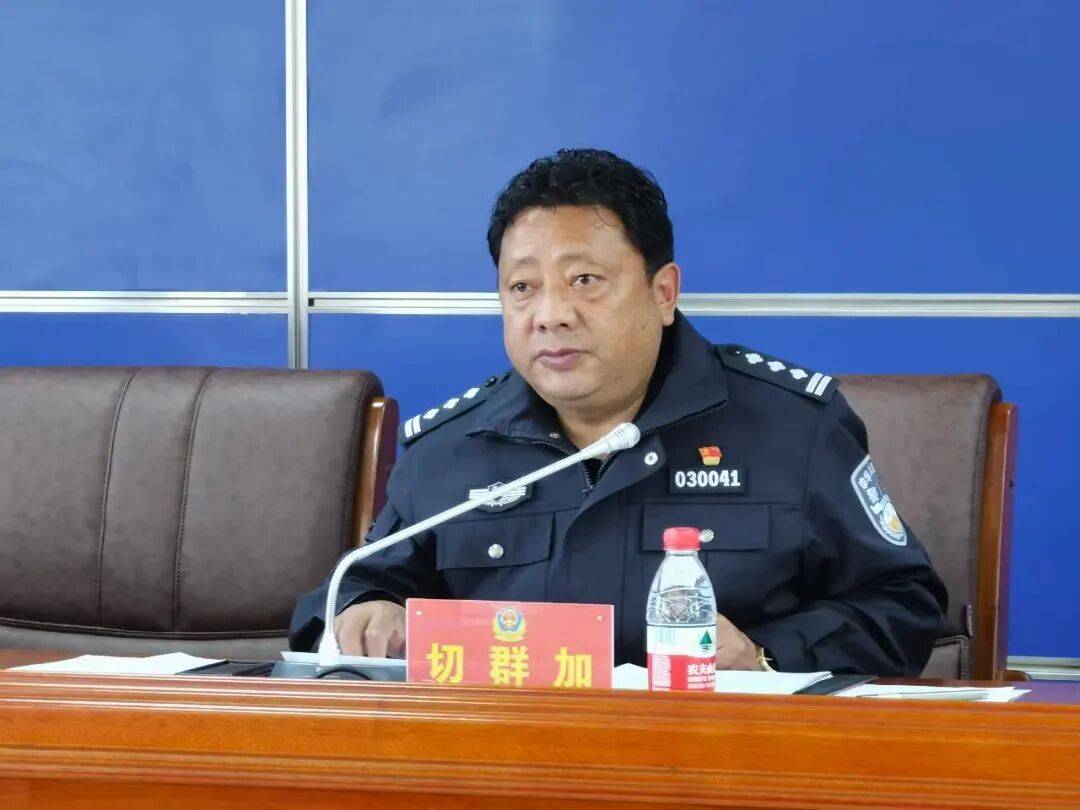 切群加<strong></p>
<p>宏鑫機(jī)械設(shè)備有限公司
</strong>，被查:宏鑫機(jī)械設(shè)備有限公司
