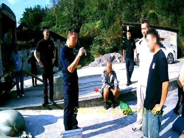100斤玉米上秤秒變60斤？貴州一村民遭“鬼秤”騙糧！民警出手<strong></p>
<p>宏鑫機(jī)械設(shè)備有限公司
</strong>，5人被拘:宏鑫機(jī)械設(shè)備有限公司
