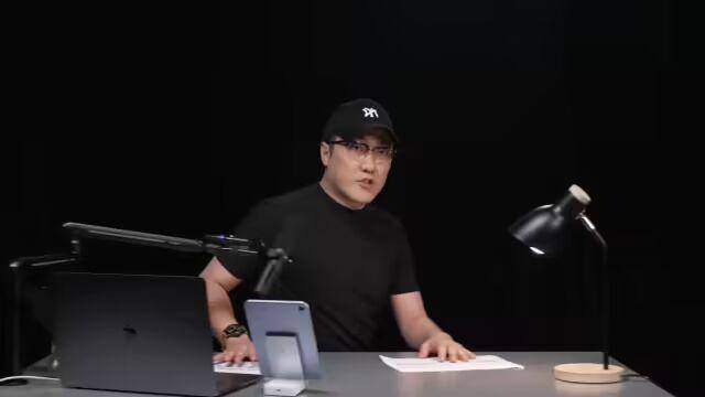 王自如曝格力高管工資7位數(shù)<strong></p>
<p>宏鑫機械設(shè)備有限公司
</strong>，再回應(yīng)“不看工資條”:宏鑫機械設(shè)備有限公司
