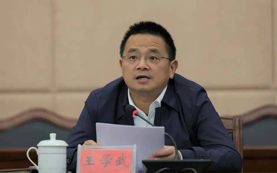 曾任湖南省委政法委副書記<strong></p>
<p>宏鑫機(jī)械設(shè)備有限公司
</strong>，王學(xué)武擬任省直單位正廳級(jí)領(lǐng)導(dǎo)職務(wù):宏鑫機(jī)械設(shè)備有限公司
