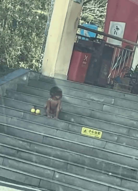 大理回應(yīng)高速上有家庭帶“野人小孩”：父母堅持讓娃親近自然，生活暫無困難，沒虐待:宏鑫機(jī)械設(shè)備有限公司
