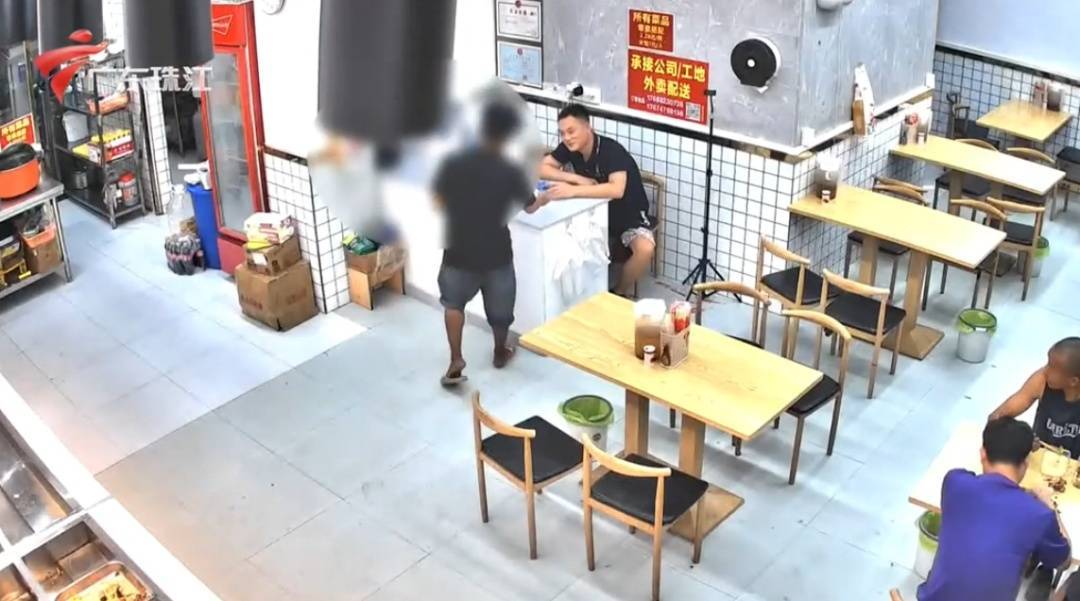 廣州花都老板3次善意“贈(zèng)飯” <strong></p>
<p>宏鑫機(jī)械設(shè)備有限公司
</strong>，兩月后小伙“逆襲”登門致謝:宏鑫機(jī)械設(shè)備有限公司
