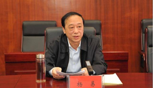 常德市人大常委會原副主任楊易<strong></p>
<p>宏鑫機(jī)械設(shè)備有限公司
</strong>，為官不廉，濫權(quán)妄為，斂財(cái)數(shù)額特別巨大:宏鑫機(jī)械設(shè)備有限公司
