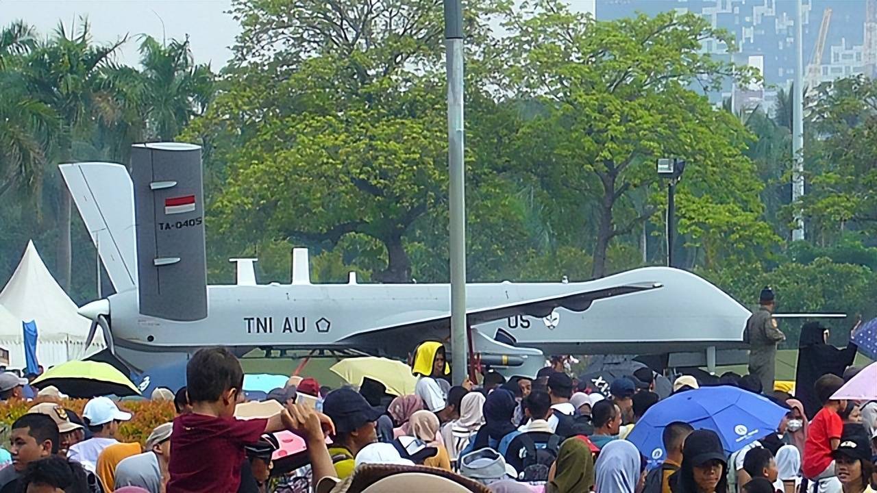 實(shí)錘！殲10出口第四單穩(wěn)了<strong></p>
<p>宏鑫機(jī)械設(shè)備有限公司
</strong>，印尼防長(zhǎng)親口承認(rèn)，還有052D艦驚喜？:宏鑫機(jī)械設(shè)備有限公司
