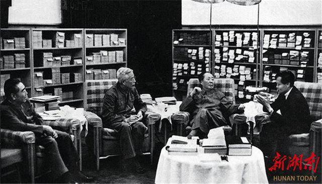 當年回國接受毛主席會見后<strong></p>
<p>宏鑫機械設(shè)備有限公司
</strong>，楊振寧來到了湖南:宏鑫機械設(shè)備有限公司
