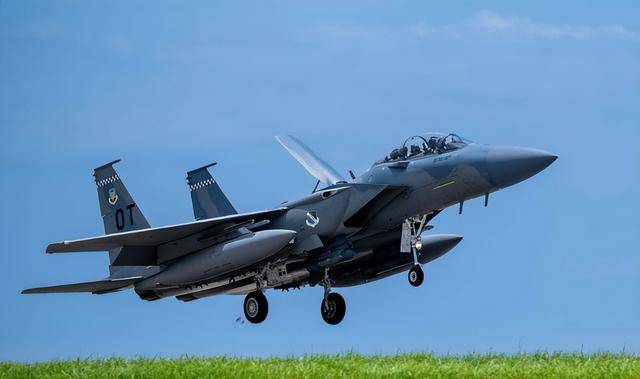 印尼買殲-10又生變<strong></p>
<p>宏鑫機械設(shè)備有限公司
</strong>，90億美元預(yù)算縮水到16億，或考慮買退役戰(zhàn)機:宏鑫機械設(shè)備有限公司

