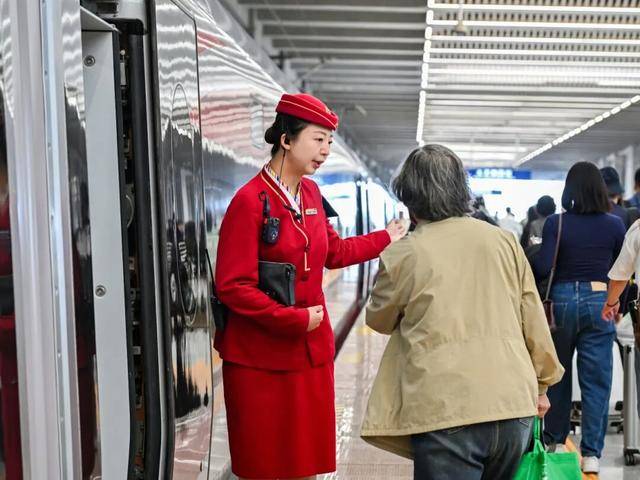 4小時33分！北京高鐵“速通”長白山<strong></p>
<p>宏鑫機械設(shè)備有限公司
</strong>，周末就能打個來回！:宏鑫機械設(shè)備有限公司
