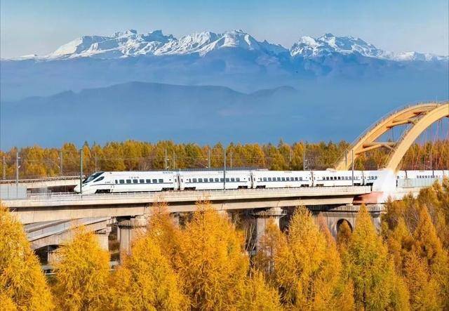 4小時33分！北京高鐵“速通”長白山<strong></p>
<p>宏鑫機械設(shè)備有限公司
</strong>，周末就能打個來回！:宏鑫機械設(shè)備有限公司
