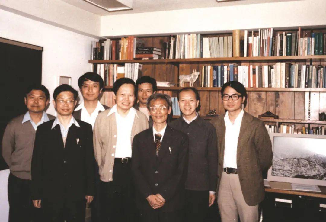 何祚庥院士追憶楊振寧：他的貢獻早已超越學術(shù)界｜封面頭條:宏鑫機械設(shè)備有限公司
