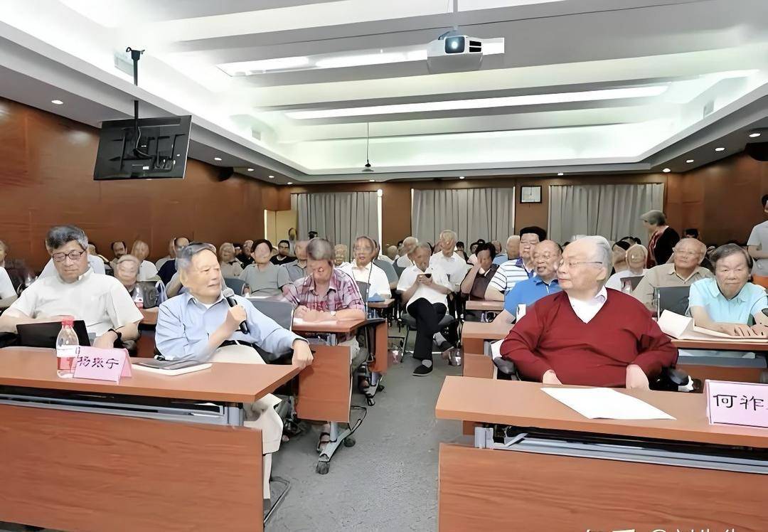 何祚庥院士追憶楊振寧：<strong></p>
<p>宏鑫機(jī)械設(shè)備有限公司
</strong>他的貢獻(xiàn)早已超越學(xué)術(shù)界｜封面頭條:宏鑫機(jī)械設(shè)備有限公司

