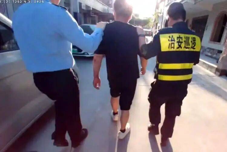 上海男子有穩(wěn)定工作和收入<strong></p>
<p>宏鑫機(jī)械設(shè)備有限公司
</strong>，卻總沉迷在深夜干這事……被抓了！:宏鑫機(jī)械設(shè)備有限公司
