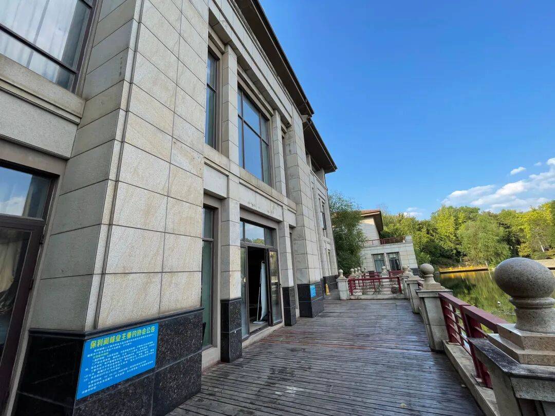 3256平米別墅288萬起拍<strong></p>
<p>宏鑫機(jī)械設(shè)備有限公司
</strong>，單價不到900元，內(nèi)景配置曝光，目前0人報名；拍賣商回應(yīng)：在開發(fā)商名下，想通過拍賣吸引更多人參與:宏鑫機(jī)械設(shè)備有限公司
