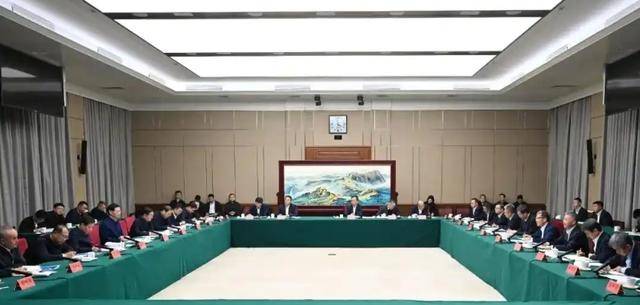 遼寧省委書記、省長(zhǎng)在京與部分中央企業(yè)分別舉行工作會(huì)商:宏鑫機(jī)械設(shè)備有限公司
