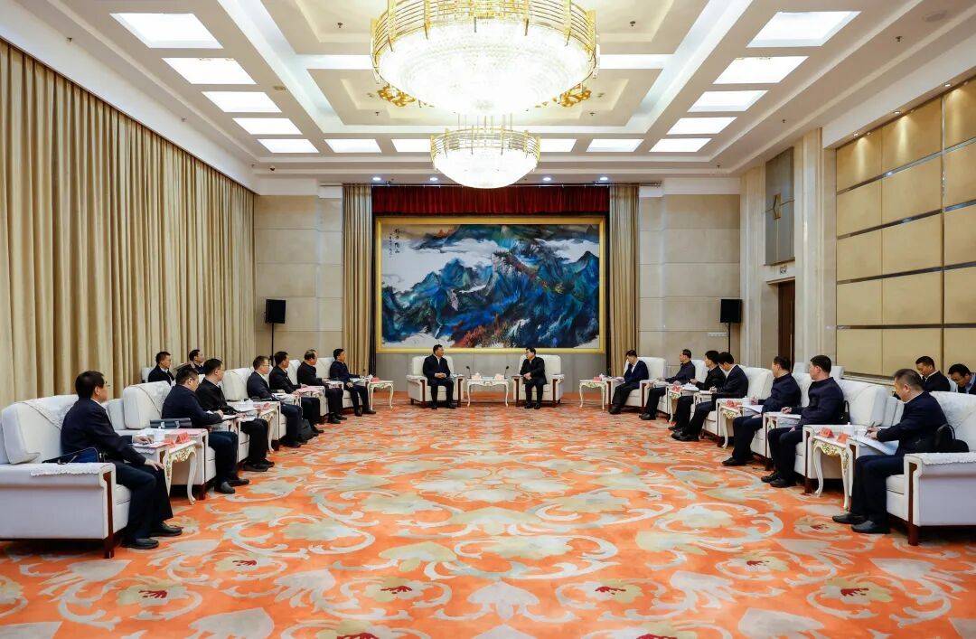 戴和根與甘肅省委書記、省人大常委會主任胡昌升舉行會談:宏鑫機(jī)械設(shè)備有限公司
