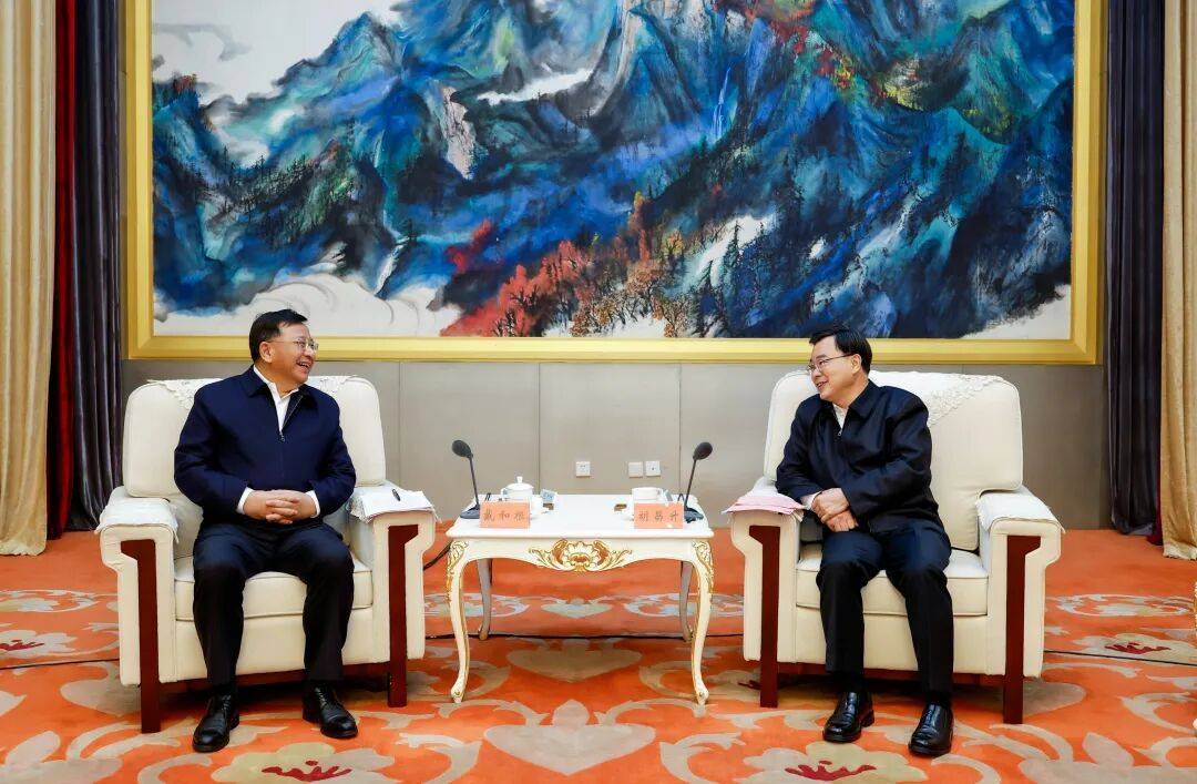戴和根與甘肅省委書記、省人大常委會主任胡昌升舉行會談:宏鑫機(jī)械設(shè)備有限公司
