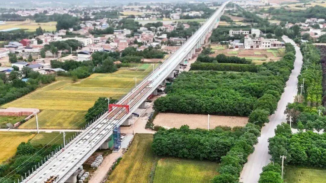 2.5小時(shí)到武漢<strong></p>
<p>宏鑫機(jī)械設(shè)備有限公司
</strong>！這兩條高鐵線即將“牽手”:宏鑫機(jī)械設(shè)備有限公司
