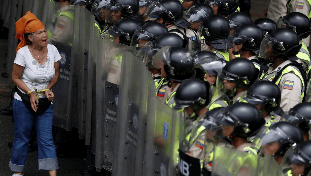 委內(nèi)瑞拉發(fā)出投降請求<strong></p>
<p>宏鑫機械設備有限公司
</strong>，馬杜羅用下臺換取美國不動武，特朗普卻無情拒絕:宏鑫機械設備有限公司
