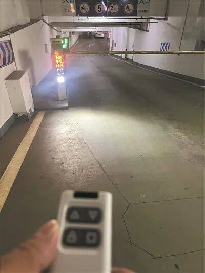 “萬能遙控器”熱賣，能開小區(qū)門禁、停車場道閘？律師提醒！:宏鑫機(jī)械設(shè)備有限公司
