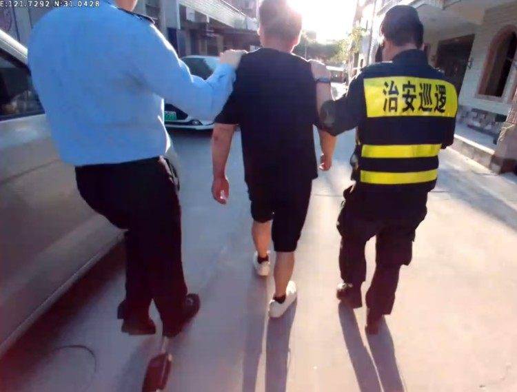 每月穩(wěn)定收入8000多元卻忍不住經(jīng)常偷快遞<strong></p>
<p>宏鑫機(jī)械設(shè)備有限公司
</strong>，上海一男子被刑拘:宏鑫機(jī)械設(shè)備有限公司
