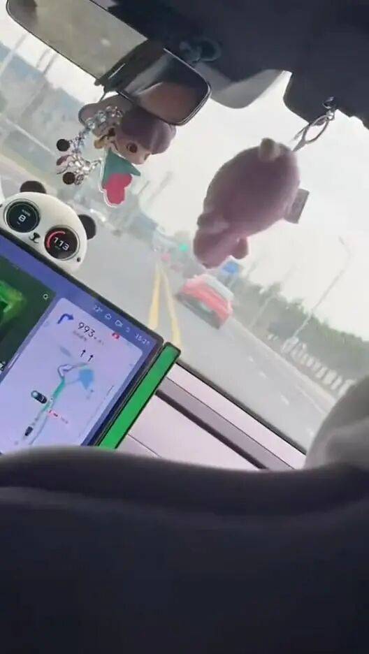 小米汽車市區(qū)飆至?xí)r速120公里<strong></p>
<p>宏鑫機(jī)械設(shè)備有限公司
</strong>，跨雙黃線到對(duì)向車道超車……交警回應(yīng)→:宏鑫機(jī)械設(shè)備有限公司

