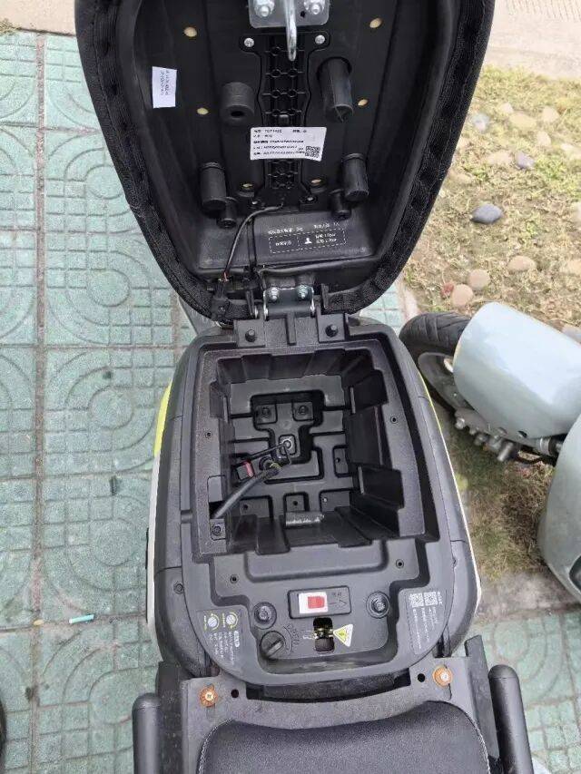 司機(jī)為了能在車上做飯吃，竟然想出這種“妙招”！被抓時很后悔:宏鑫機(jī)械設(shè)備有限公司
