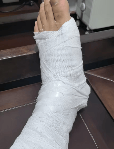 民警在公墓抓獲一嫌疑人<strong></p>
<p>宏鑫機械設備有限公司
</strong>，查獲假發(fā)、人臉面具……:宏鑫機械設備有限公司
