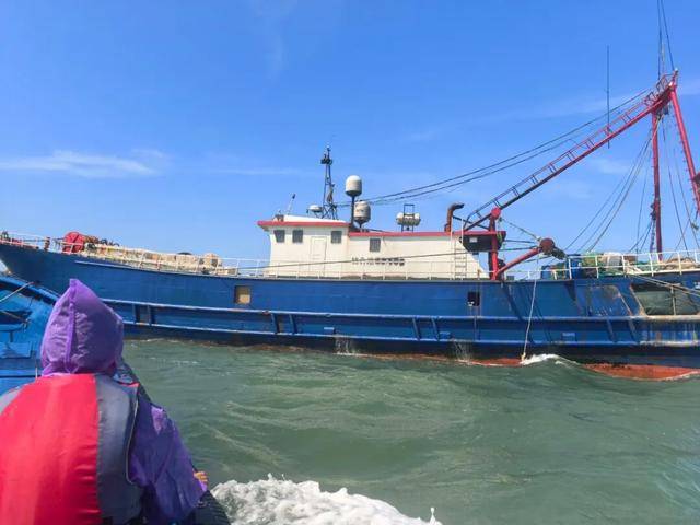 涉案3萬多斤！廣西海洋部門查獲非法捕撈大型漁船！:宏鑫機(jī)械設(shè)備有限公司
