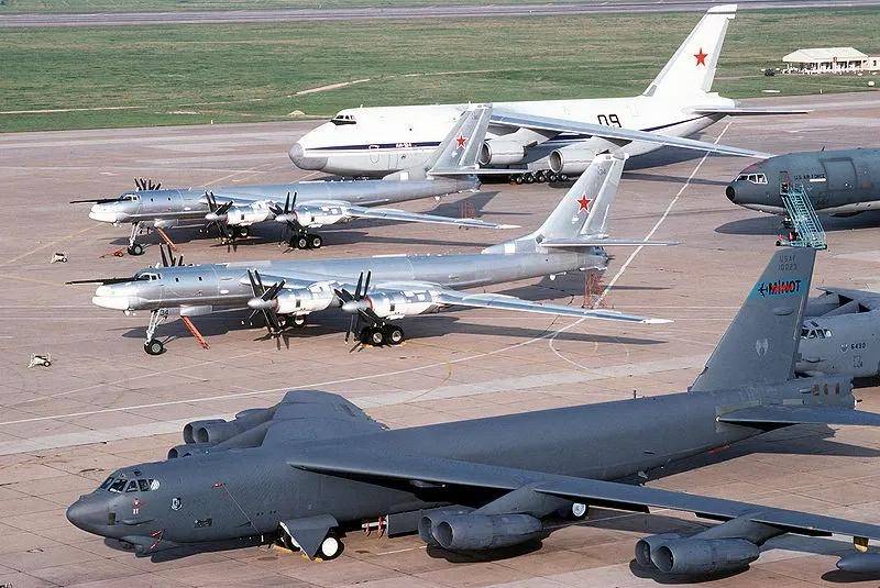 軍迷熱議<strong></p>
<p>宏鑫機械設備有限公司
</strong>！《艦載武器》曝光四發(fā)轟-6改進方案：航程14000公里？:宏鑫機械設備有限公司
