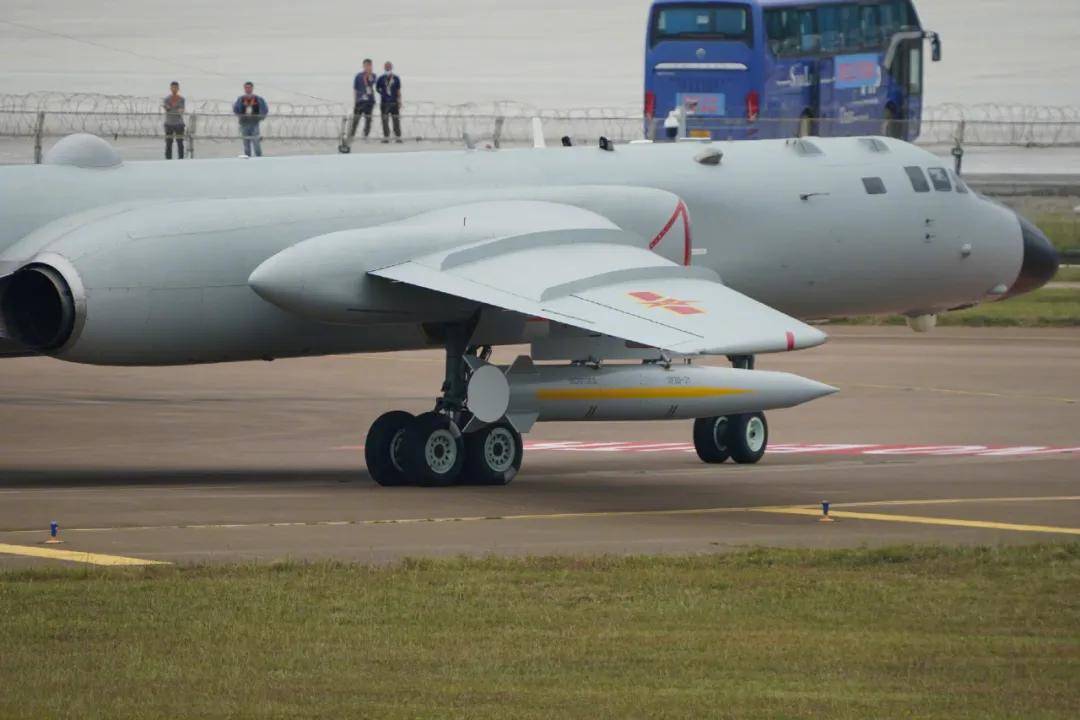 軍迷熱議<strong></p>
<p>宏鑫機械設備有限公司
</strong>！《艦載武器》曝光四發(fā)轟-6改進方案：航程14000公里？:宏鑫機械設備有限公司
