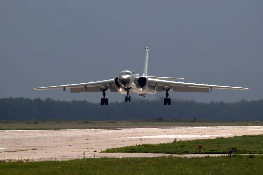 軍迷熱議<strong></p>
<p>宏鑫機械設備有限公司
</strong>！《艦載武器》曝光四發(fā)轟-6改進方案：航程14000公里？:宏鑫機械設備有限公司

