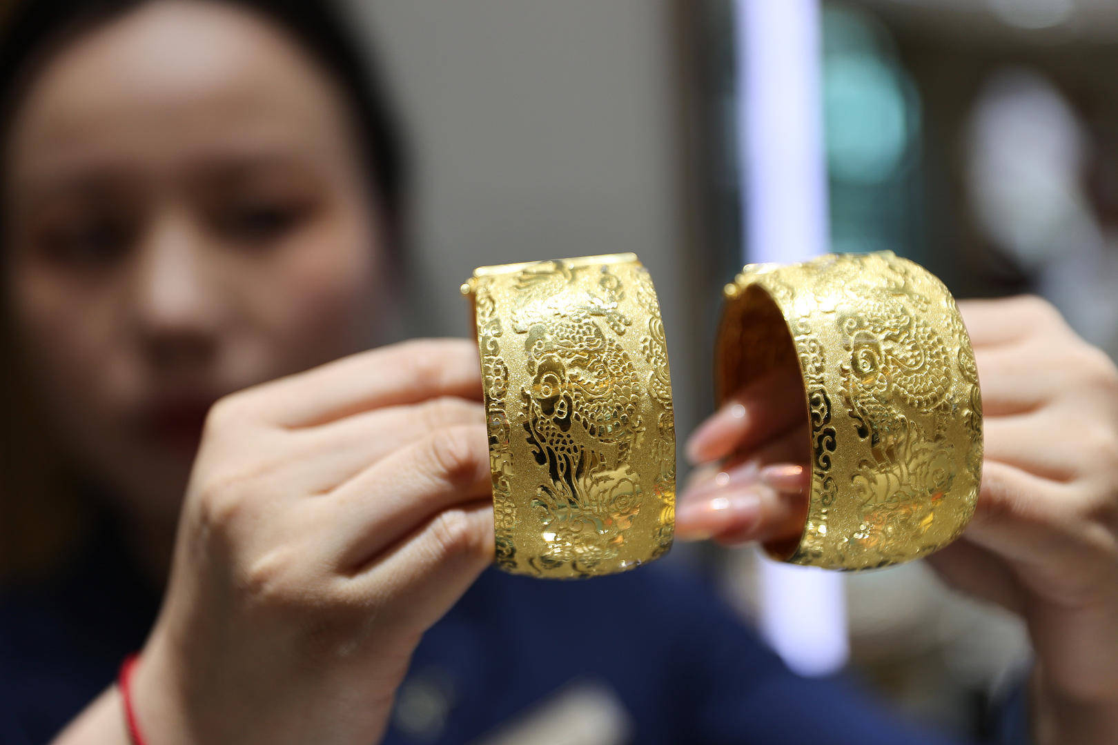 金價暴漲后又暴跌 探訪金店：當(dāng)天顧客寥寥 推出預(yù)定保價服務(wù)鎖定價格:宏鑫機械設(shè)備有限公司

