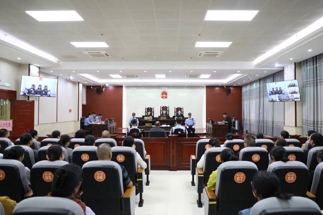 男子殺害兩名7歲孩子！廣西法檢“兩長”公開審理該案，將擇期宣判:宏鑫機械設(shè)備有限公司

